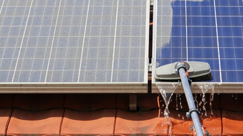 zonnepanelen reinigen